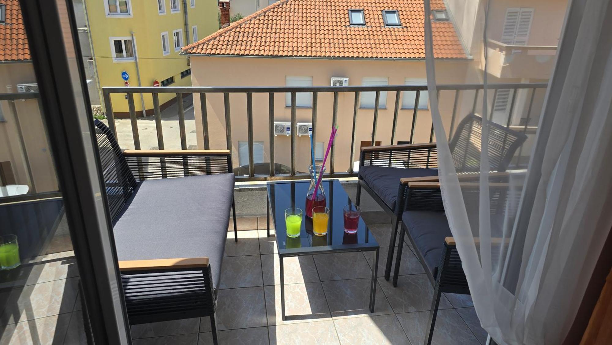 Enigma Apartments - In Center Novalja Buitenkant foto